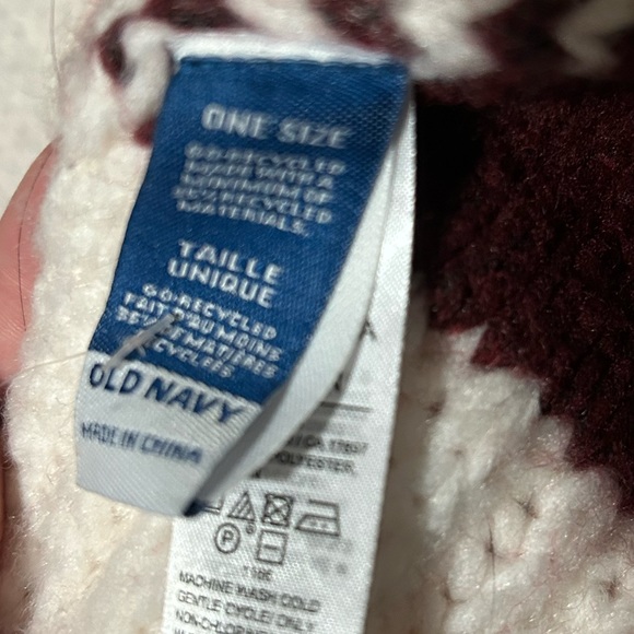 Old Navy Knit Scarf - Picture 3 of 3